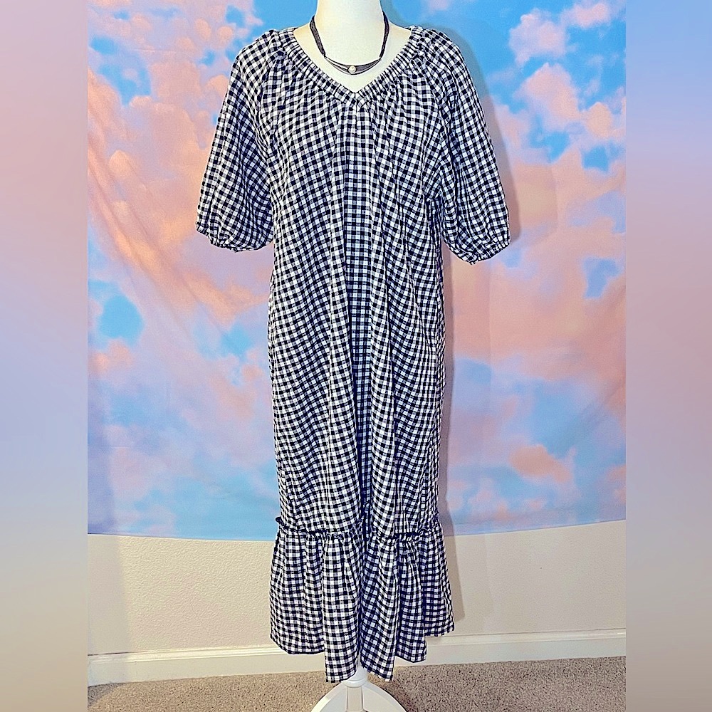 Adorable Black and White Puff Sleeve Midi Sundress (One Size)